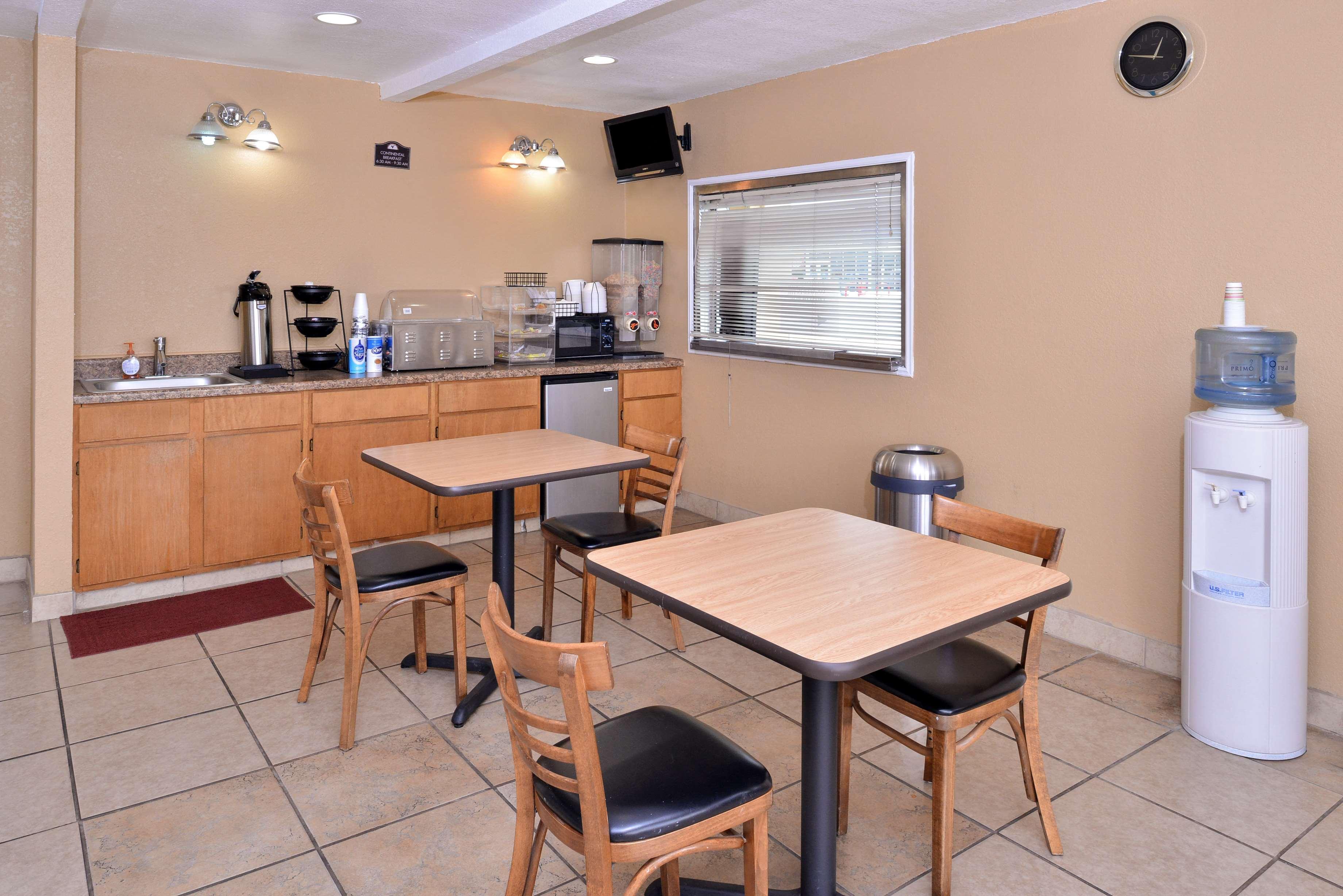 Americas Best Value Inn Schulenburg Exteriör bild
