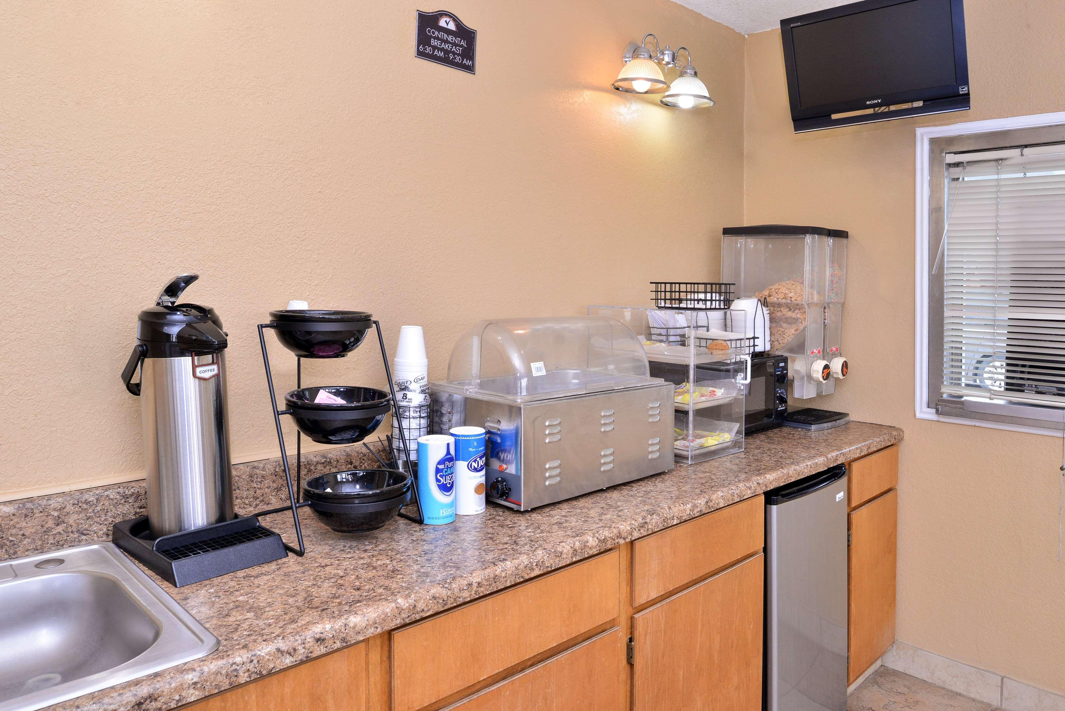 Americas Best Value Inn Schulenburg Exteriör bild