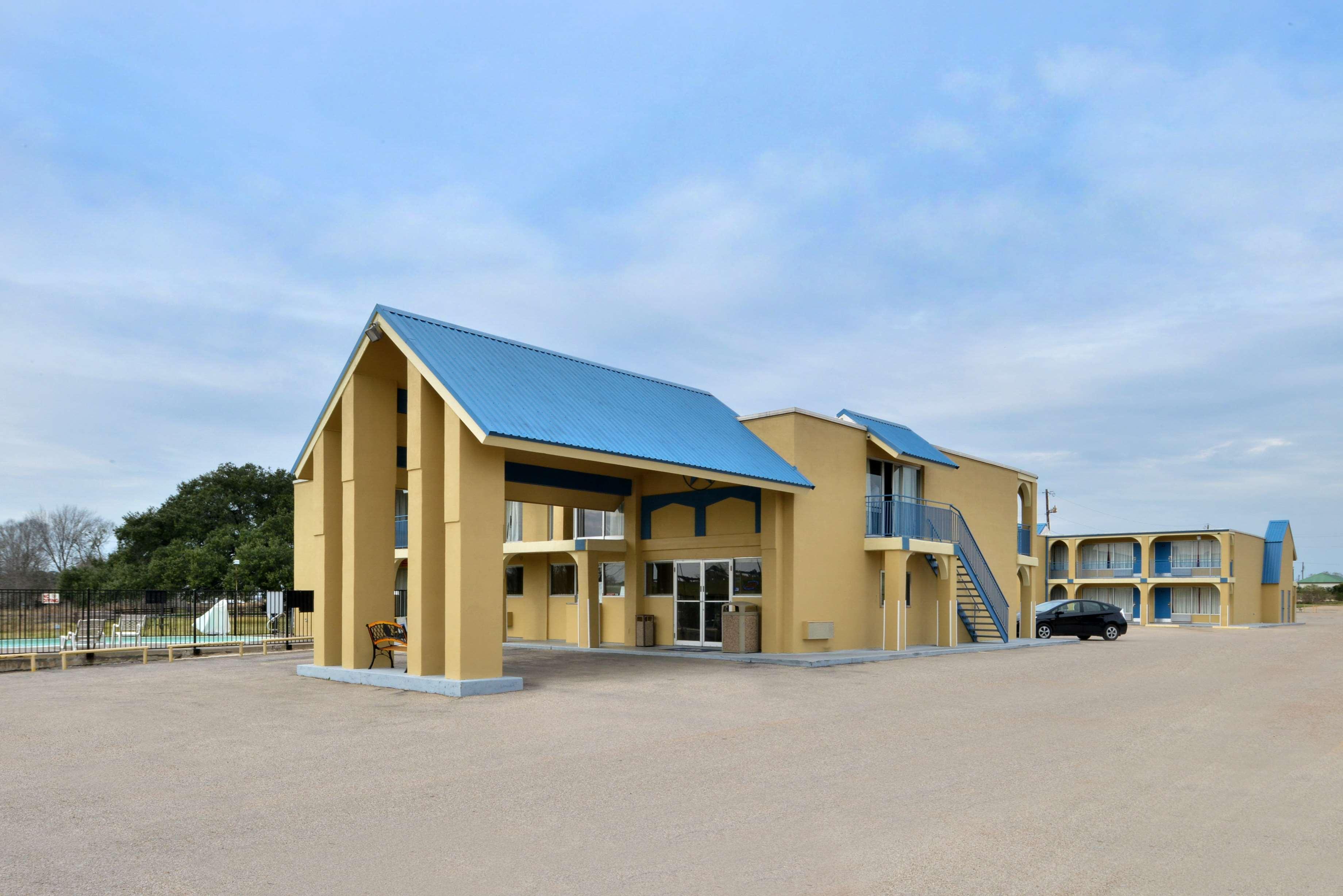 Americas Best Value Inn Schulenburg Exteriör bild